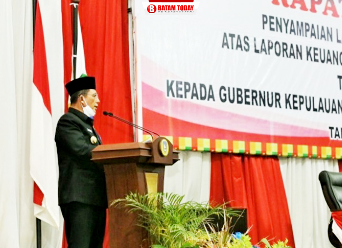 Gubernur Kepri Ansar Ahmad saat menyampaikan kata sambutannya dalam sidang paripurna DPRD Kepri saat penyerahan LHP BPK Kepri